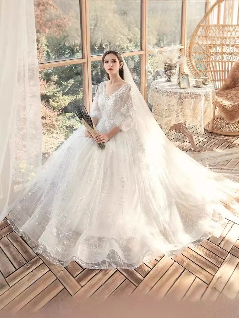 白 花嫁 結婚式 ウェディングドレスドレス Aラインドレス 安い 挙式 二次会 ブライダル 大きいサイズ レディース ロングドレス 袖あり白 レース プリンセスライン 撮影 編み上げ式