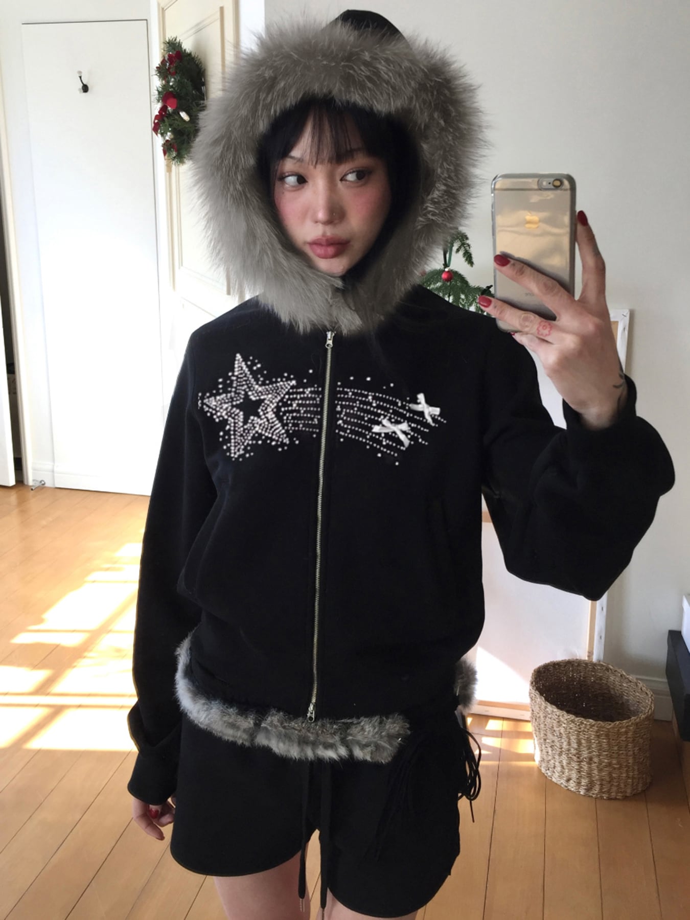 2025春夏トップス 裹起毛パーカー フード付きチャック 長袖 プリント ゆったり ロゴ細見え 白 黒 おしゃれ かわいい ガーリー フル甘め 韓国ファッション系 レディース お出かけフルトラック