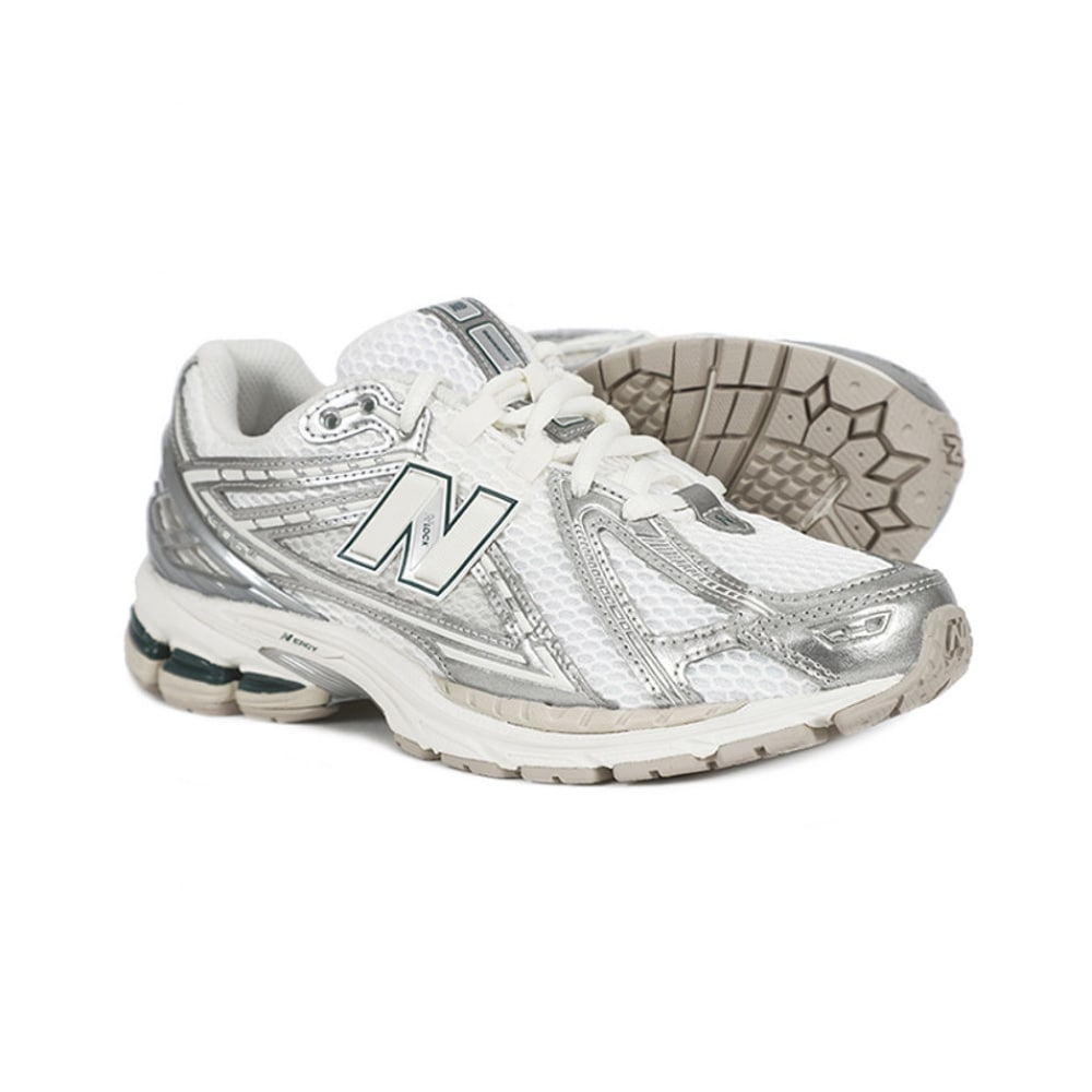 ニューバランススニーカー 1906R シルバーメタリックシーソルト