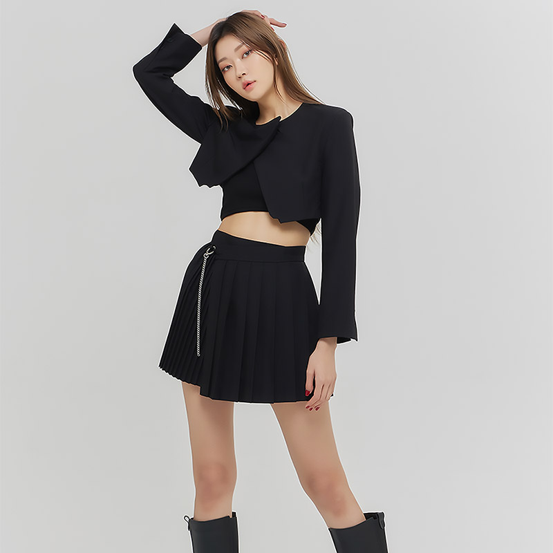 韓国のデザイナーブランド! 2color! CUTTING CROSS CROP JACKET 12,731円