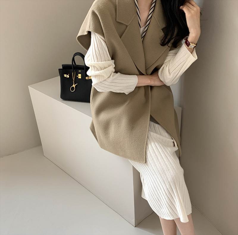 アウター レディース コート ベスト ジレ 袖なし 襟付き 前開き ウエストリボン 大人可愛い きれいめ シンプル お洒落 大人女子 20代 30代 オフィス ビジネス OL デート 休日 お出かけ 5,880円