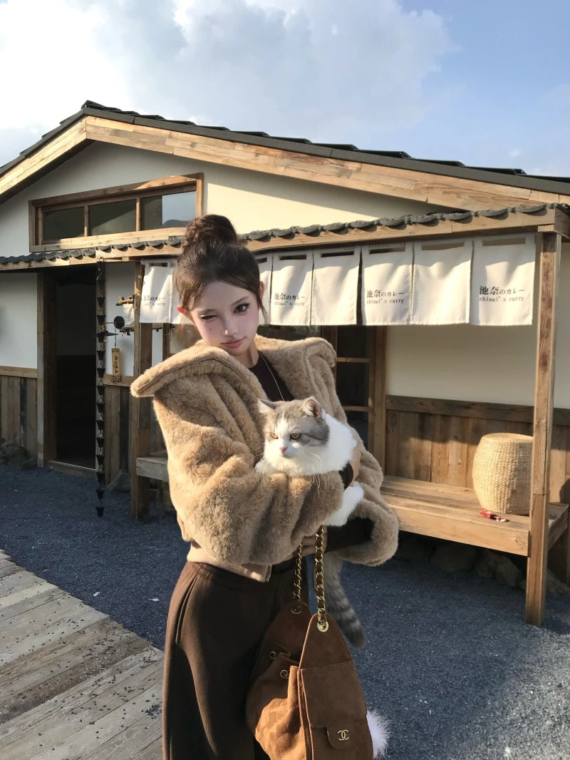 新発売2026 秋冬 ショート丈2WAYアウター韓国っぽ ボリュームカラー あったかかわいい風エコファージャケット厚手防寒暖かい羽織るコーデレトロ フェイクムートン長袖サイズシルエットファッションレデ