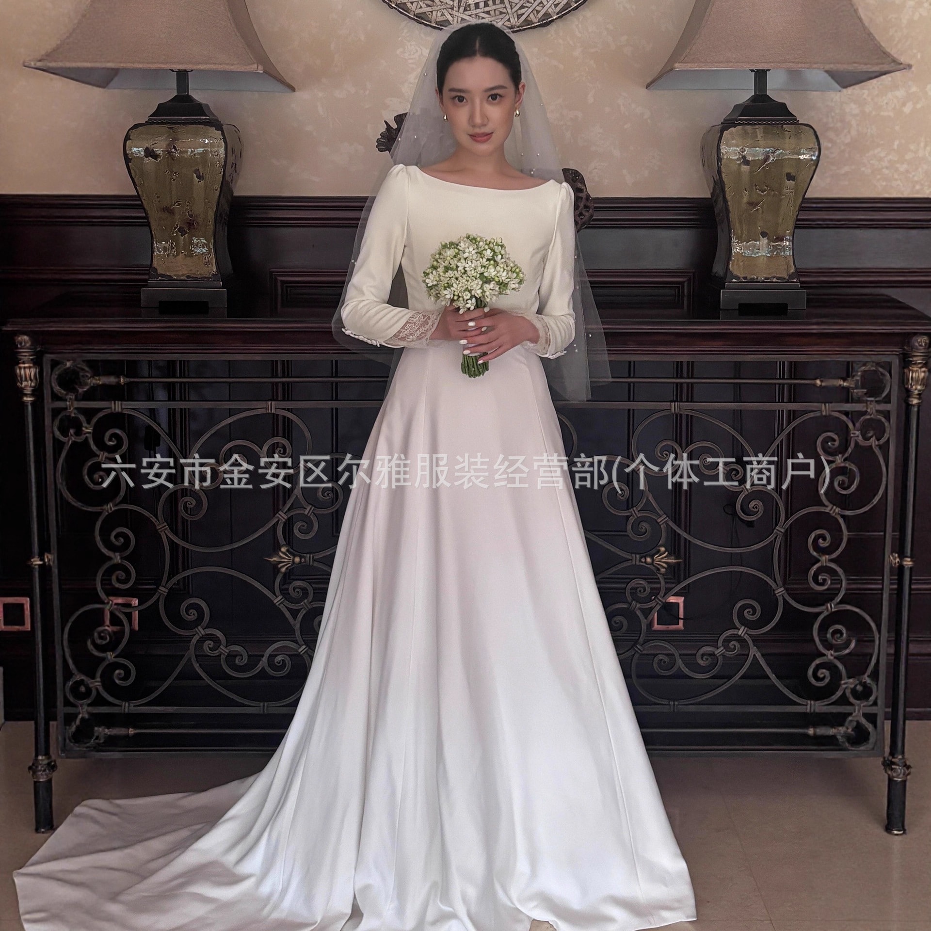 結婚式ワンピース お呼ばれ 結婚式ワンピース お呼ばれワンピース 結婚式 ワンピース 結婚式ワンピース 着痩せ お出かけ用のシンプルで高級感のある森風の花嫁用長袖サテンライトウェディングドレス 秋冬用