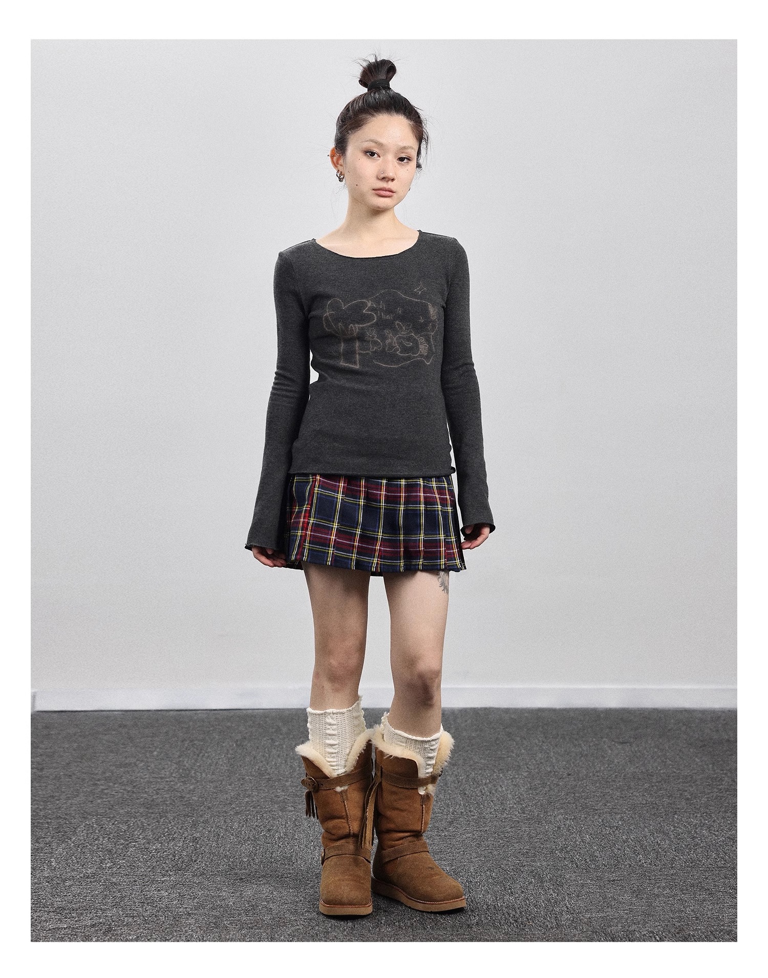 トップス レディース ボトリング シャツ 秋 長袖 カーリング Tシャツ 個性的 トップス Tシャツ 袖あり 長袖 ラウンドネック 襟なし シンプル カジュアル おしゃれ お洒落 かっこいい レトロ