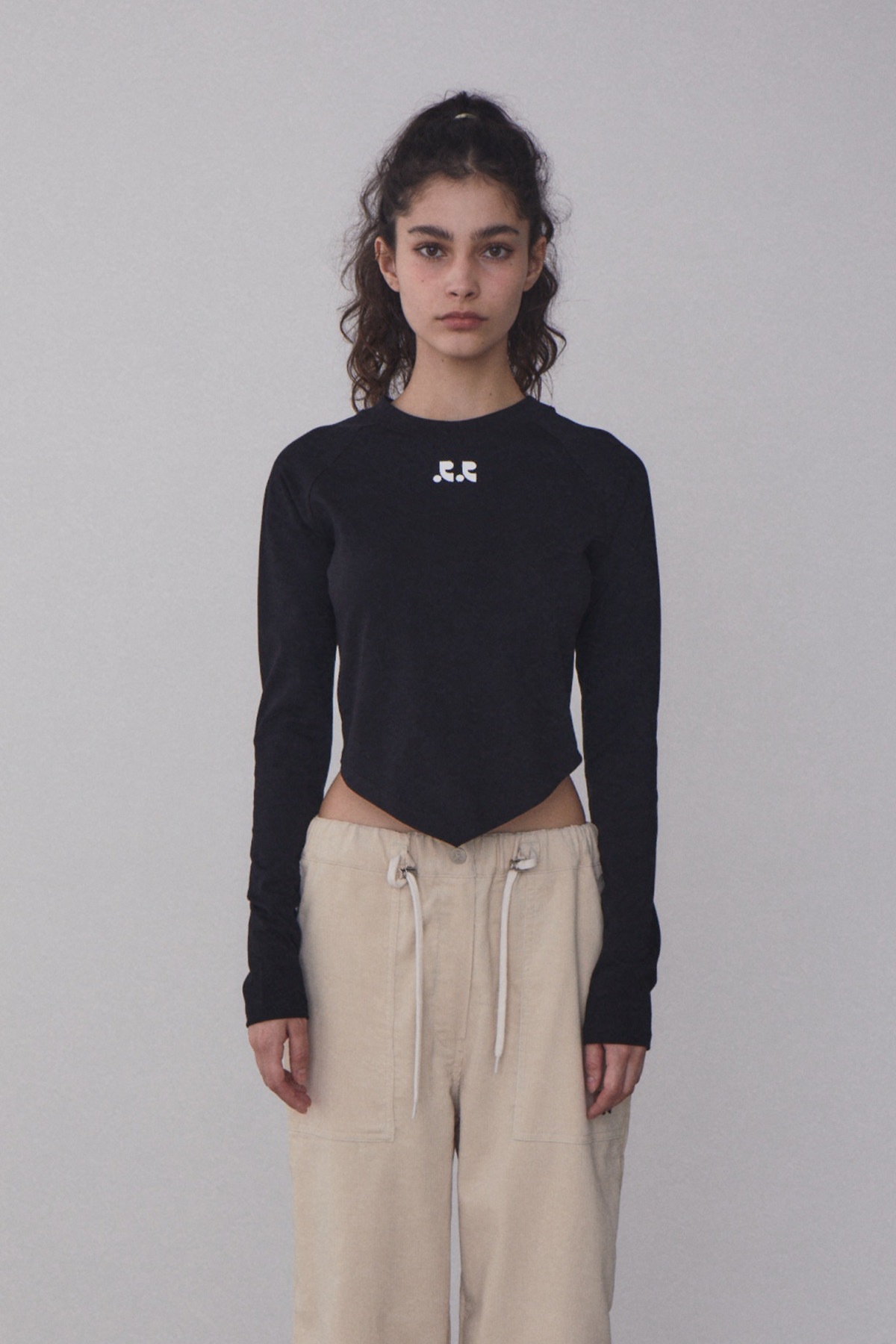 ☆韓国の人気☆【Rest&Recreation】☆RR ARROW POINT TO.P☆ MUSINSA公式 | REST&RECREATION RR ARROW POINT TOP_WHITE
