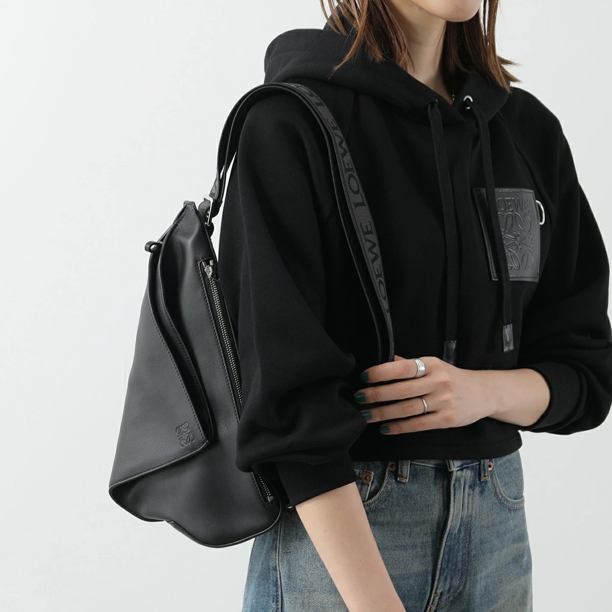LOEWE ロエベ ボディバッグ アントン スリング B511A09X10 レディース レザー サプルスムースカーフ ジャカード アナグラム 鞄 1100/BLACK