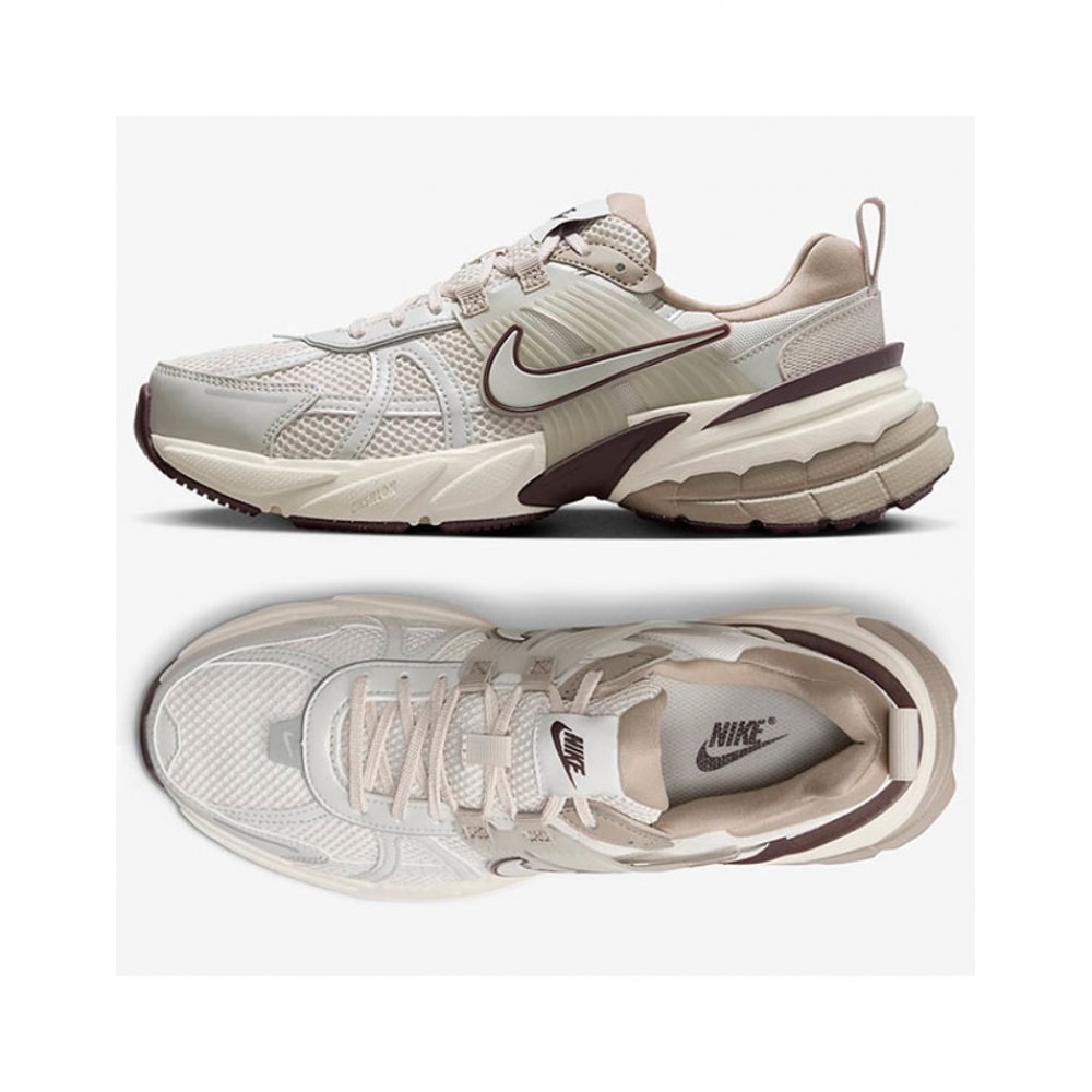 国内販売店ナイキスニーカースニーカー V2K ラン FD0736-103 PNA2507