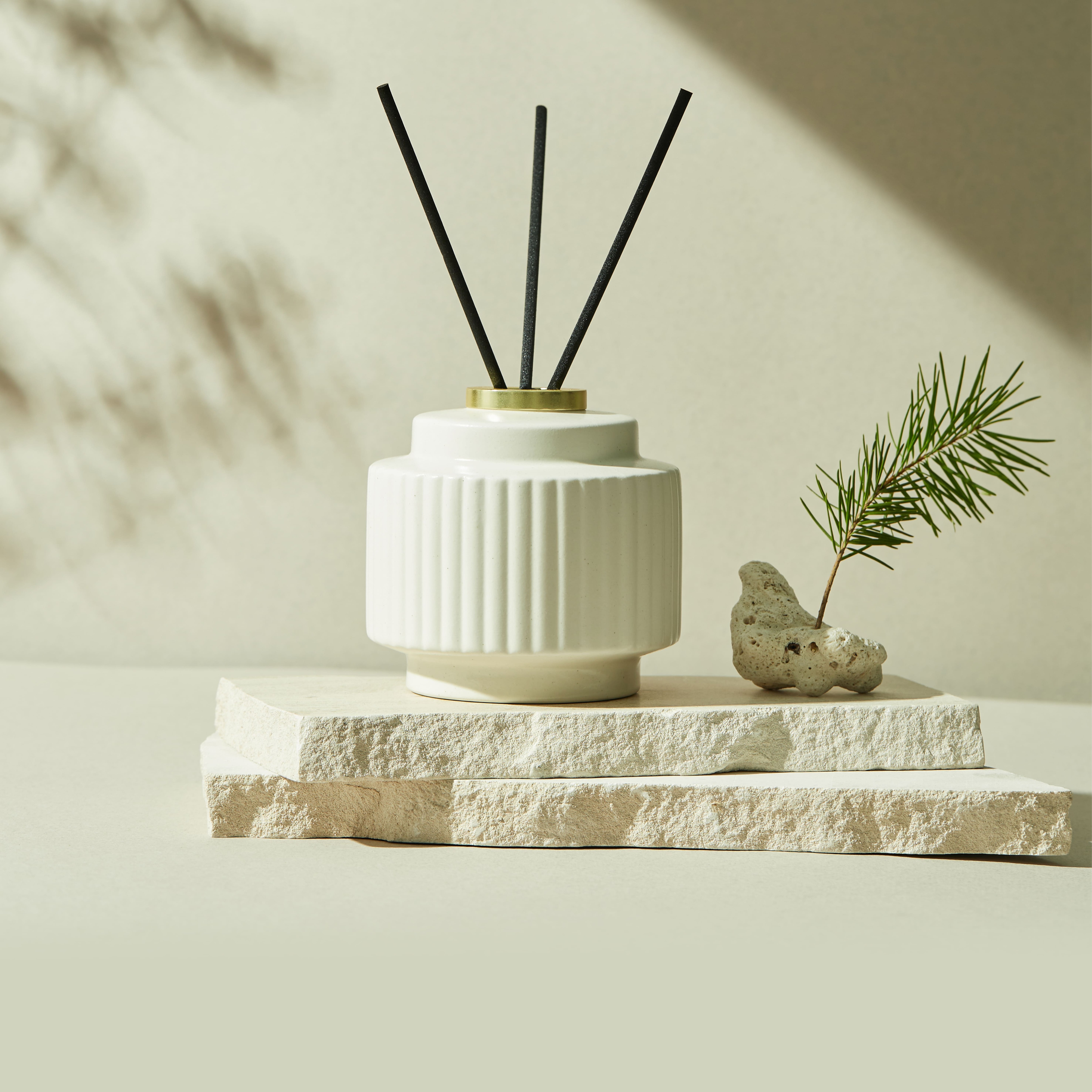 カービング ディフューザー 300ml Garden Breeze ルームフレグランス 大容量 芳香剤 韓国コスメ 正規品 Olive Young
