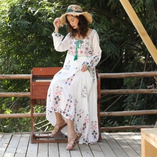 【取寄：納期2週間】ワンピース ボヘミアン 刺繍 レディース 韓国 ファッション 花柄 春秋 おしゃれ ナチュラル 白ワンピ マキシロング ワンピース 長袖 刺繍 かわいい リボン ハイウエスト