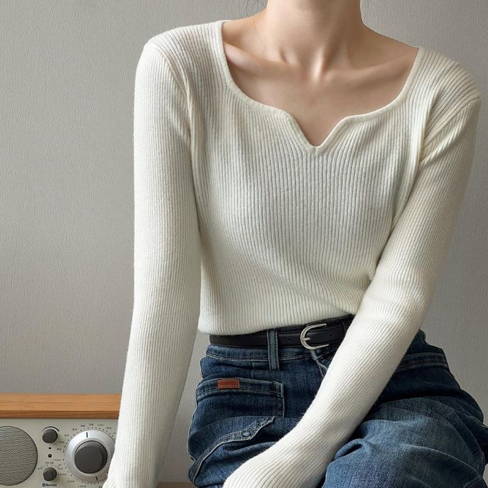トップス ニットソー セーター 白シャツ 白トップス 袖あり 長袖 萌袖 襟なし スリットネック タイト 伸縮性 ニット かわいい 大人可愛い きれいめ 大人 上品 おしゃれ お洒落 大人女子 エレガ