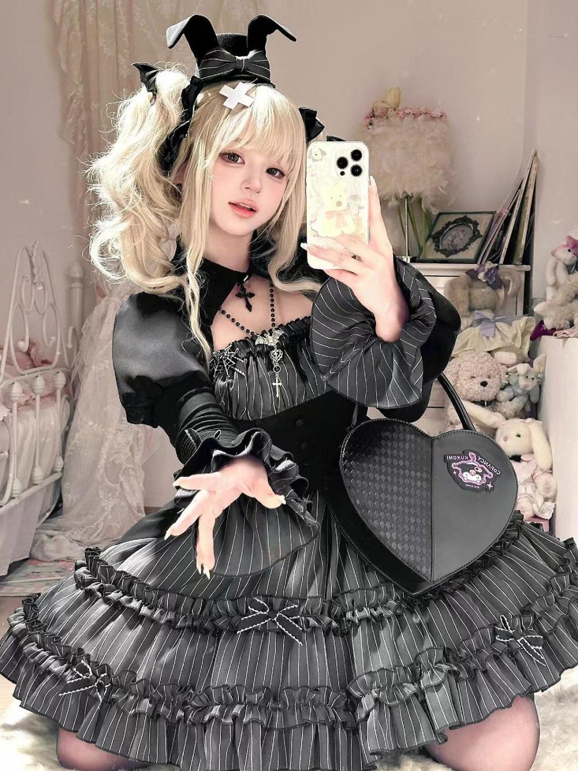 ワンピース 大人気アメリカンハロウィンロリータ ブラック コスプレ ロリータ ストライプスカート ヴィンテージ・キャッスル コスチューム ツーピース ロリータ ブラウス