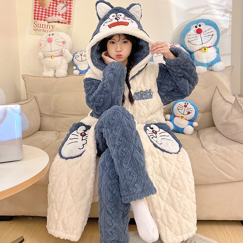 サンゴのベルベットの三層は綿入れのパジャマを挟んでいる女性秋冬フランネルの冬のパジャマの長いタイプはベルベットの家庭服を厚くしている