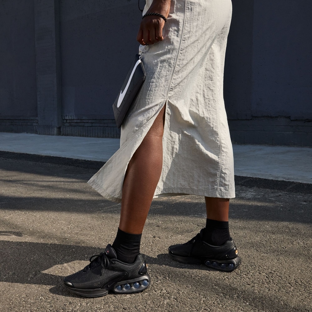 ナイキウィメンズエアマックス DN FJ3145-003 12,715円