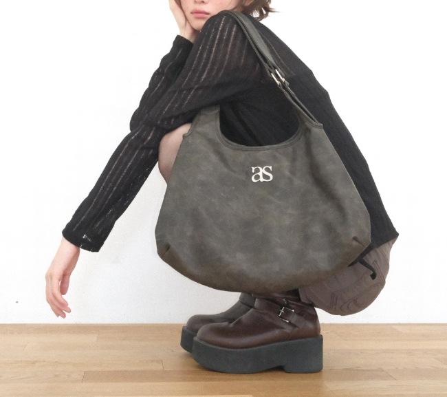 RICKY SHOULDER BAG / CRACK BROWN