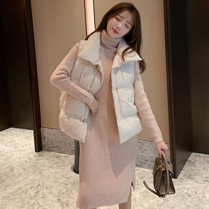 ダウン ベスト レディース 上着 ポケット ガーリー シンプル キュート 大人可愛い きれいめ カジュアル 大人 上品 おしゃれ 無地 秋 冬 普段使い 暖かい ホワイト ブラック アウター