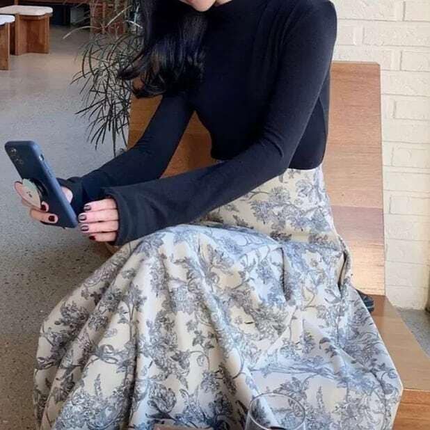 レディース フラワー柄 タックデザインスカート ロングスカート 花柄 マキシ丈 大人可愛い ママコーデ ママファッション 韓国系 オルチャン 人気 トレンド 新作 20代 30代 40代 きれいめ レ