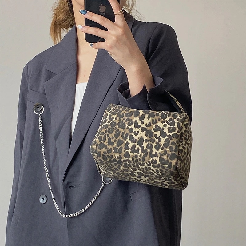 ショルダーバッグ ヒョウ柄 レオパード レディース 可愛い レディース アパレル カジュアル 韓国 ファッション 雑貨 かわいい おしゃれ 北欧 送料無料 [K] (T)