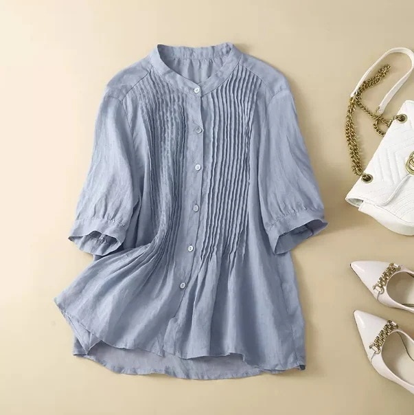 トップス ブラウス 五分袖 デザイン ボタン 美ライン ニュアンス エアリー プリーツ 前開き 軽やか カラバリ かわいい 大人可愛い きれいめ シンプル カジュアル 大人 上品 おしゃれ お洒落