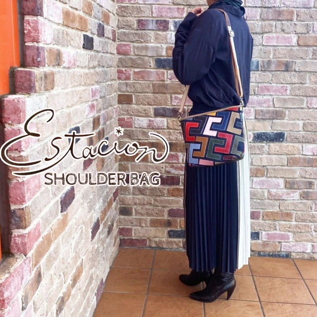 エスタシオン 斜めがけ バッグ 本革 レディース ショルダーバッグ 1063B カジュアル 旅行 パッチワーク カラフル エスニック エナメル 肩掛け 小さめ カバン 鞄