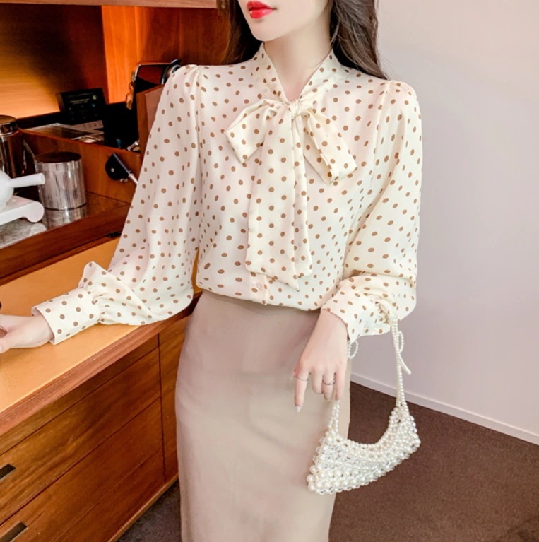 トップス シャツ 袖あり 長袖 リボンタイ ストレート かわいい 大人可愛い きれいめ 大人 上品 おしゃれ お洒落 レトロ メンズライク ガーリー ドット柄 水玉 春 秋 10代 20代 30代