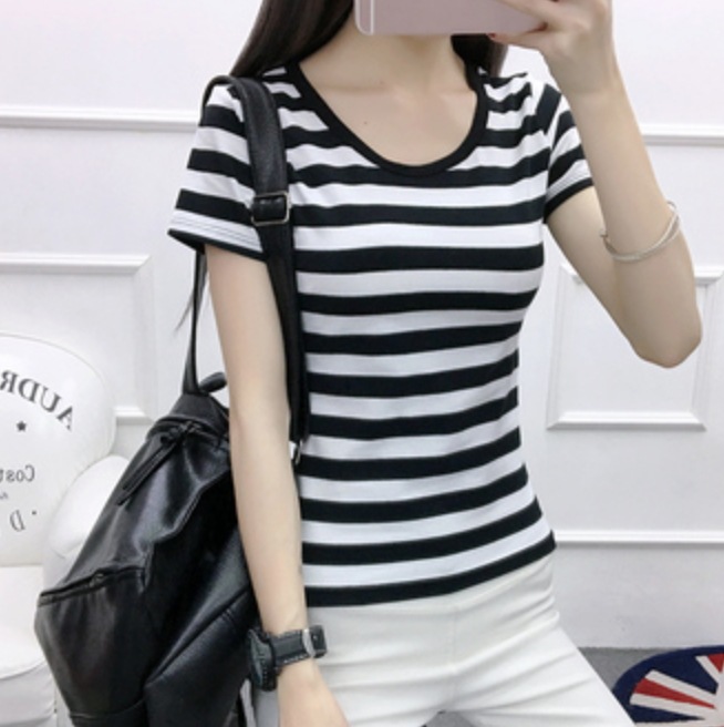 Tシャツ カットソー 半袖 クルーネック ラウンドネック 細身 かわいい 大人可愛い きれいめ シンプル カジュアル ラフ ルーズ メンズライク 無地 ボーダー 学生 デート　お出かけ 重ね着 白 黒 4,572円