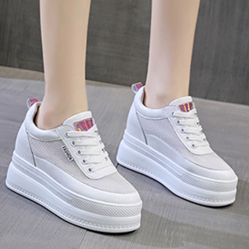 クーポン レディース インヒールスニーカー 美脚スニーカー 楽ちんスリッポン ハイヒール 美脚 シークレットシューズ 厚底スニーカー レディース インヒールスニーカー 軽量 ウォーキングシューズ 身長 6,221円