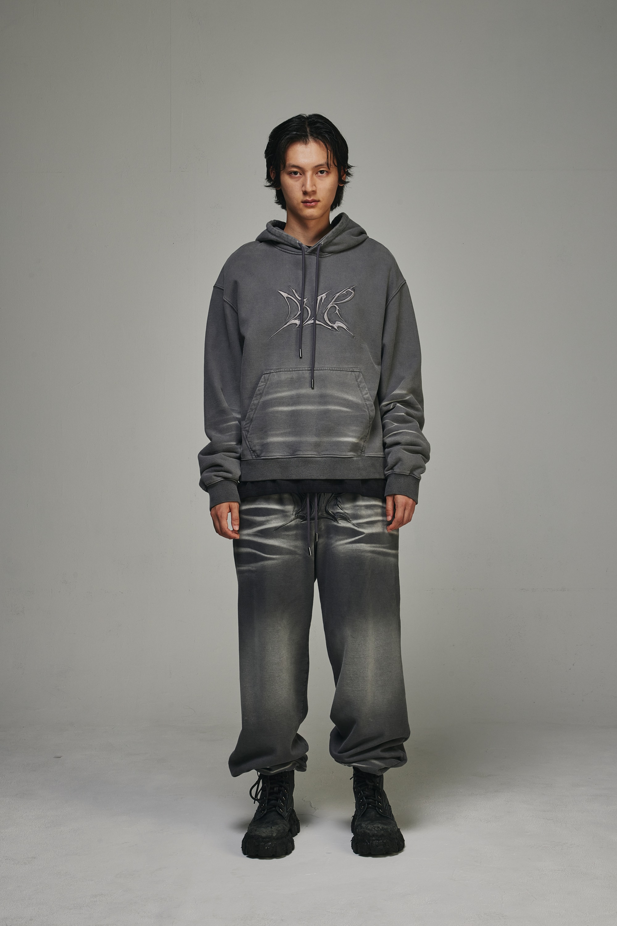 【BLR】 EMBROIDERY WASHED PANTS