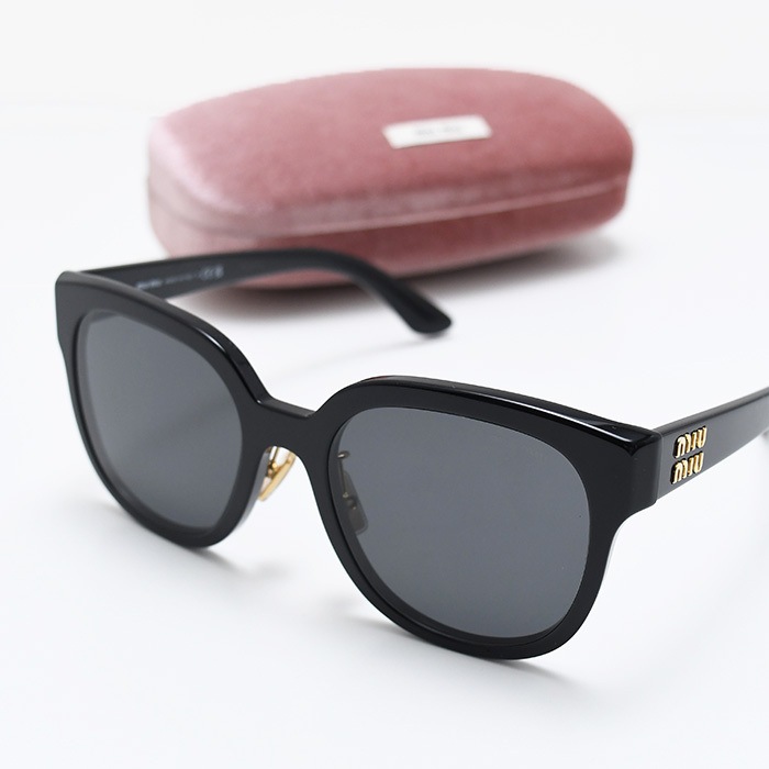 アイウェア ロゴ サングラス MU 01ZS レディース ブラック メガネ ウェリントン メタルロゴ UVカット