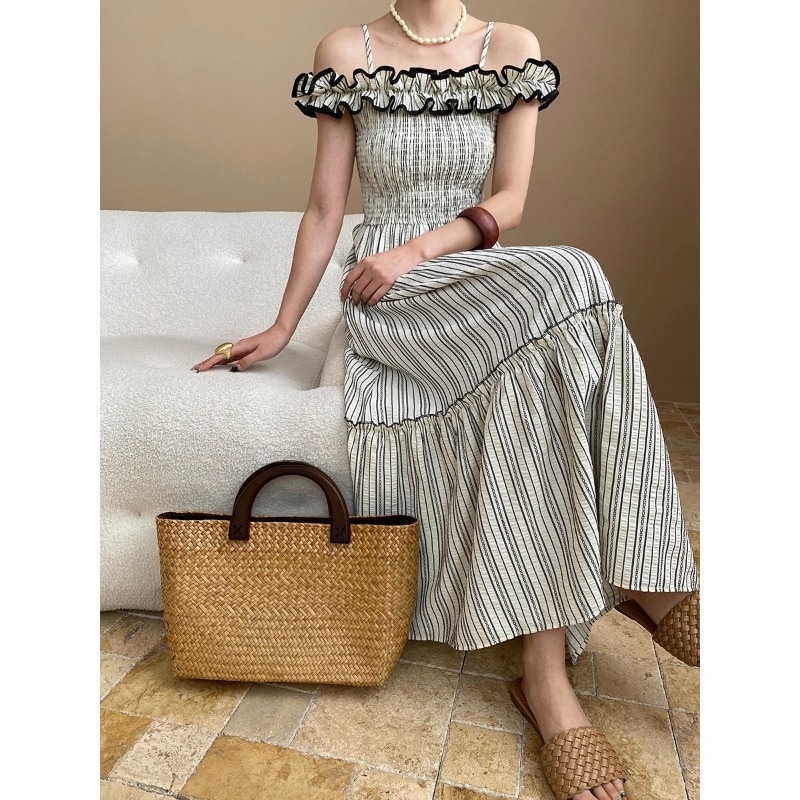 【送.料.無.料.急速発送】木の耳元で肩の縞模様のサスペンダーを作るワンピース