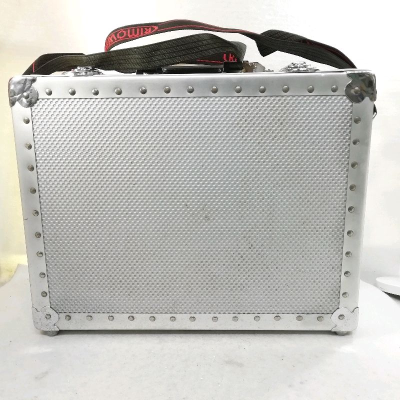 【中古】リモワ カメラケース 鍵付き アルミ製 ハードケース