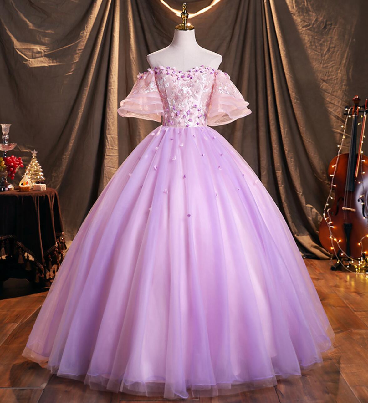 パーティー ドレス ロング丈 マキシ丈 カラードレス オフショルダーフリル半袖 Ａライン ボリューム カラーウエディングドレス 紫 花びら 立体スパンコール 花刺しゅう 結婚式 パーティー 二次会 演