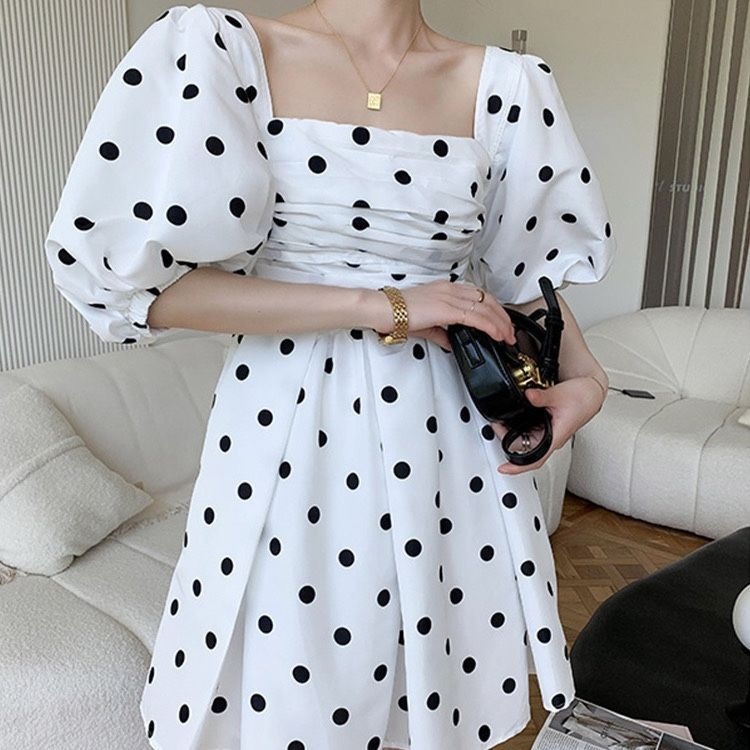 ワンピース パフスリーブ ドット ミニワンピース ショート丈 半袖 シャーリング プリーツ ハイウエスト スリム 細身 韓国 レディース かわいい 可愛い キュート 大人可愛い 大人女子