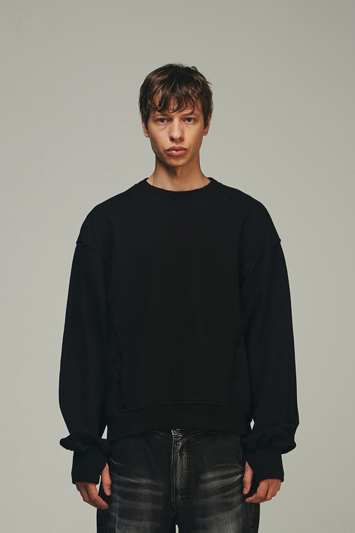 【BLR】 OVER-FIT RAW-CUTTED LINE SWEATSHIRTS