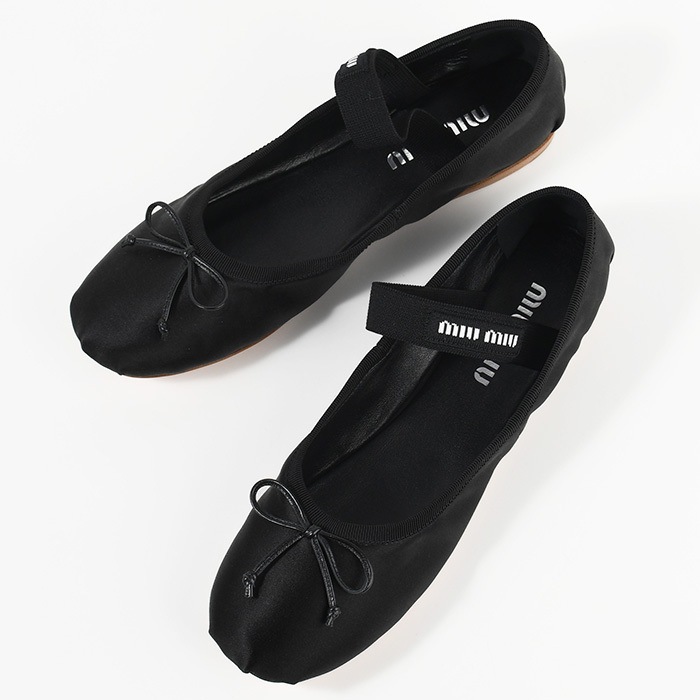 シューズ バレエシューズ サテンバレリーナ 5F794D QU6 レディース ブラック シルクサテン フラットシューズ パンプス リボン ロゴ