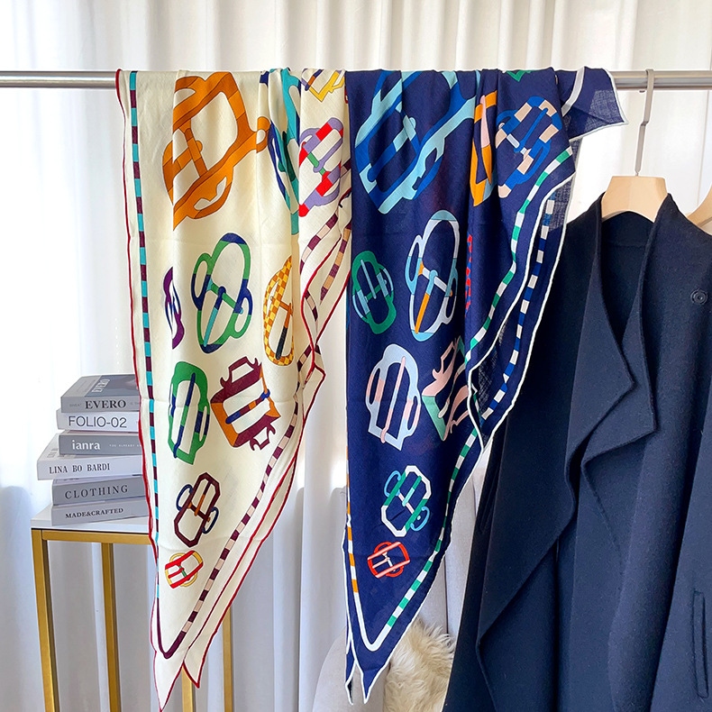 モダンな馬蹄のリングバックルシルクウールの両面同色気質優雅なシルクスカーフの定番パターン