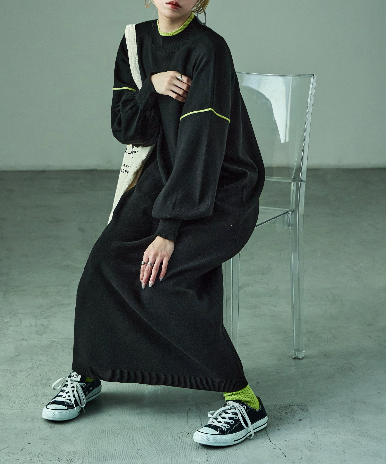 オーバーサイズ ボリューム袖 配色ニットワンピース ゆったり 大きめ ロング丈 マキシ丈 低身長 高身長 トップス ワンピース レディース 長袖 セーター 秋 冬 韓国ファッション シンプル