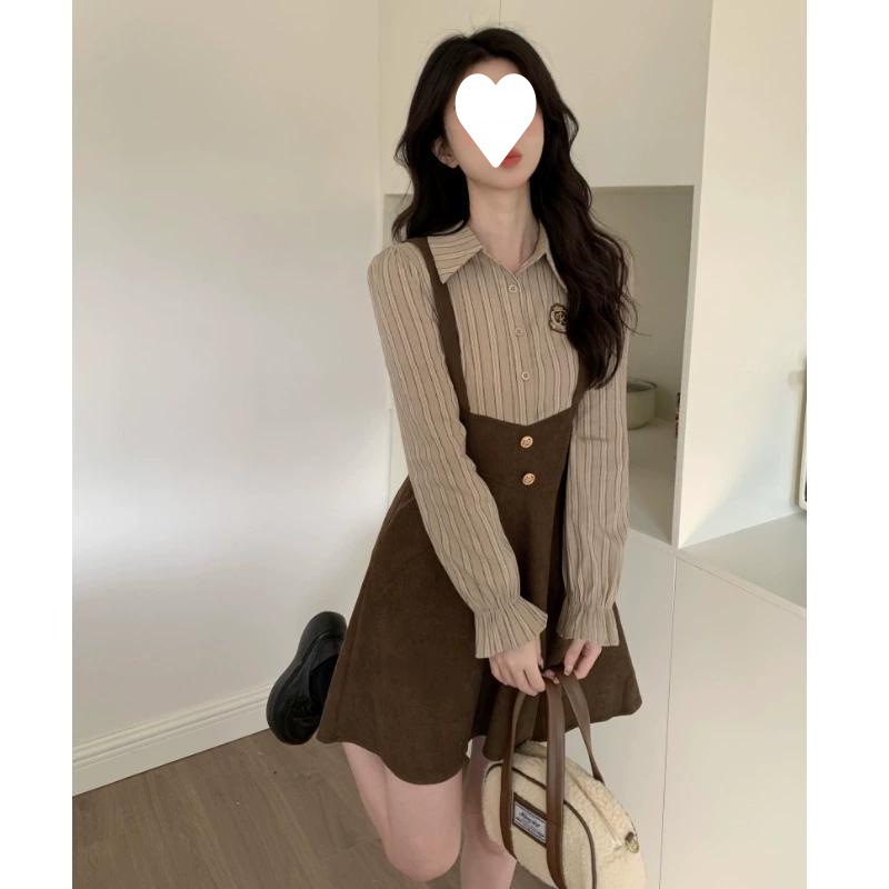 大規模レトロ2ピーススプライシングドレス2024新しい秋の大学シャツスカートスカートピアシェイプスリムスカート