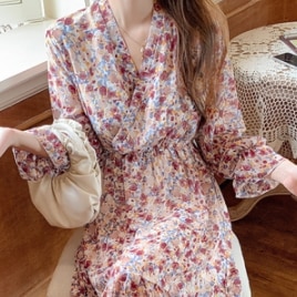 花柄ワンピース ピンク ワンピース スリム 細身 ストレート スマート かわいい きれいめ シンプル