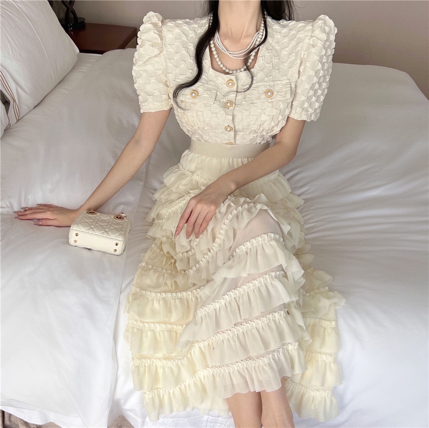 【セットアップ】スクエアネックブラウス＋ティアードスカート ツーピース. set up エレガント 上下セット レディース ブラウス スカート 綺麗め 上品 お呼ばれコーデ. パーティー デート ２カ