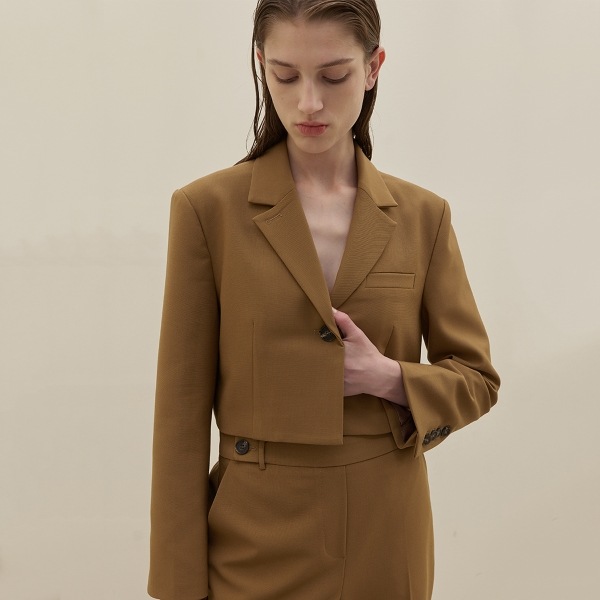 Roe Setup Cropped Tailored Jacket (JK-2842)