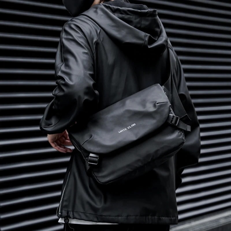 男性用防水クロスボディバッグ ショルダー 盗難防止ジッパー付きバッグ 頑丈 ブラック ライト 大容量 15インチのラップトップとファッション