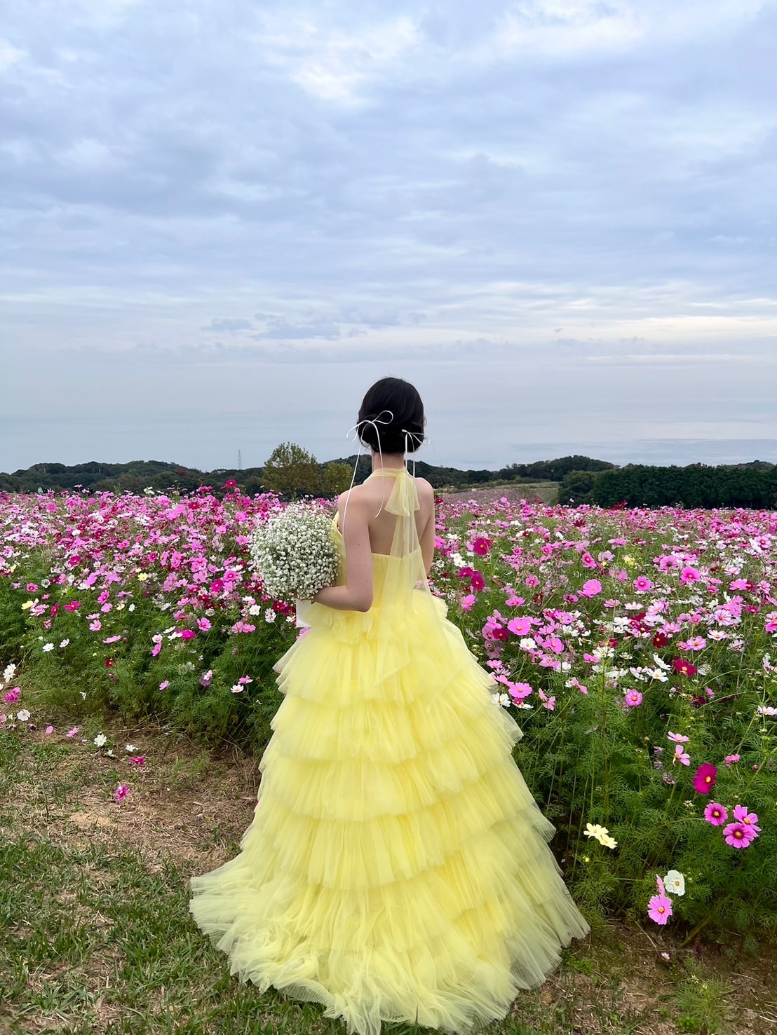 実例写真！ ウエディングドレス イエロー ホルターネック プリンセスライン 花嫁 ロング レイヤードドレス 38,994円