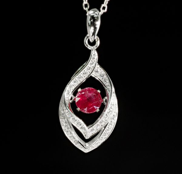 天然 ルビー クロスフォー ダンシングストーン ダイヤモンド ネックレス BOX付 プ