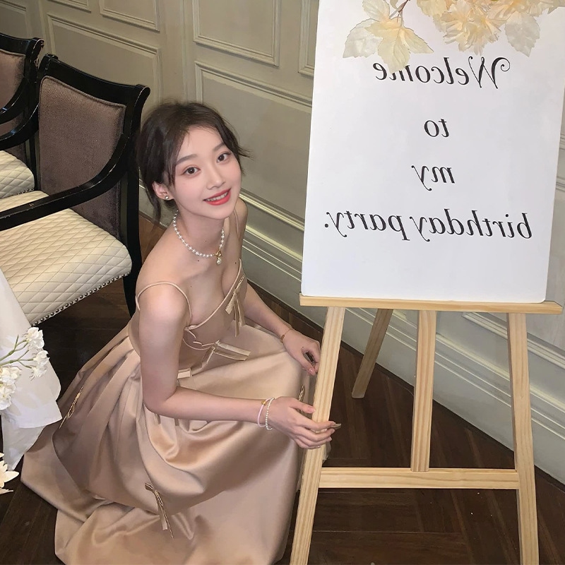 ドレスの誕生日パーティードレスハイエンドワンショルダーサスペンダージョイント