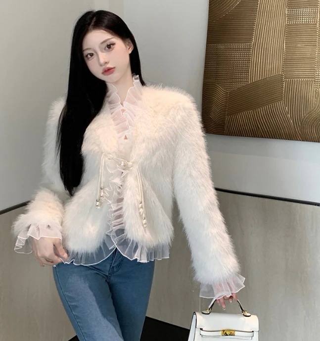 トップス アウター カーディガン ファーコート ショート丈 袖あり 長袖 Vネック ストレート フリル ファー かわいい 大人可愛い きれいめ 大人 上品 おしゃれ お洒落 メンズライク ガーリー