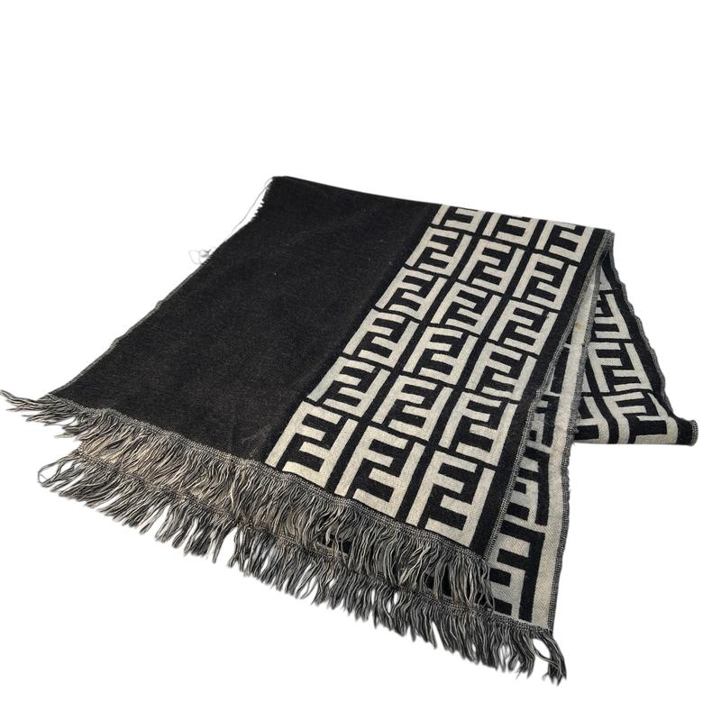FENDI フェンディ タグ付き ズッカ柄 マフラー ブラック A-10643