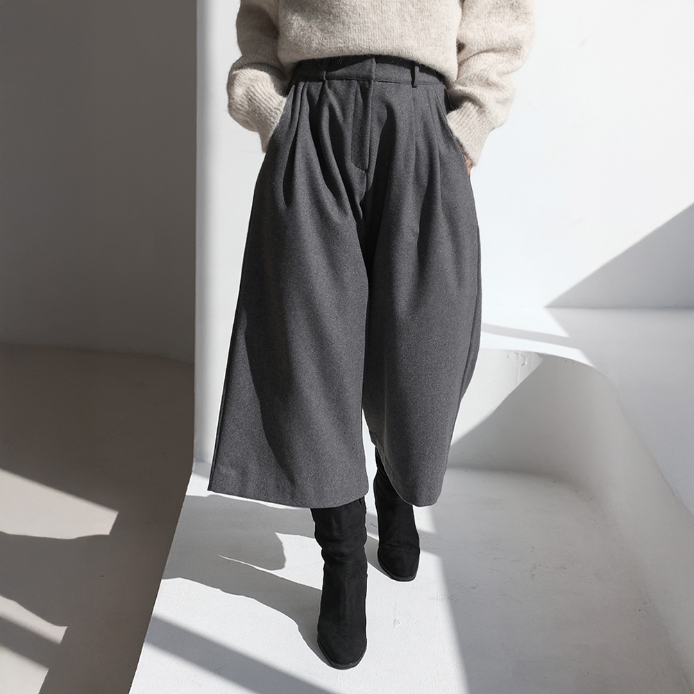 コーディアウールバンディングウールピンタックバミューダハーフパンツ