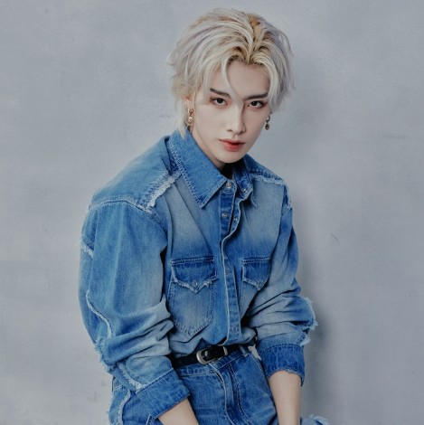 [ZB1 24 SPコレクション] DAMAGE LINE WASHED DENIM SHIRT