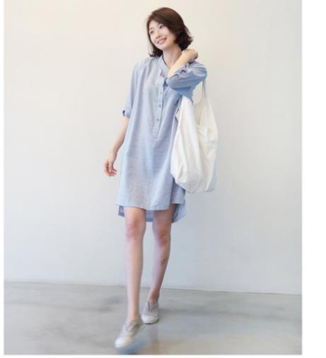 ストライプ立襟ミディアム半袖シャツゆったりオーバーサイズ婦人服前短後長綿麻シャツスカート女