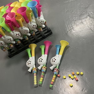 ホイッスルレジャーおもちゃガラガラ子供用スナックホーン幼稚園水筒